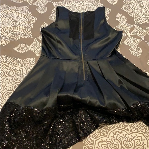 Beautiful Black Sateen and Sequins Dress, Sz. 14 - Picture 3 of 6